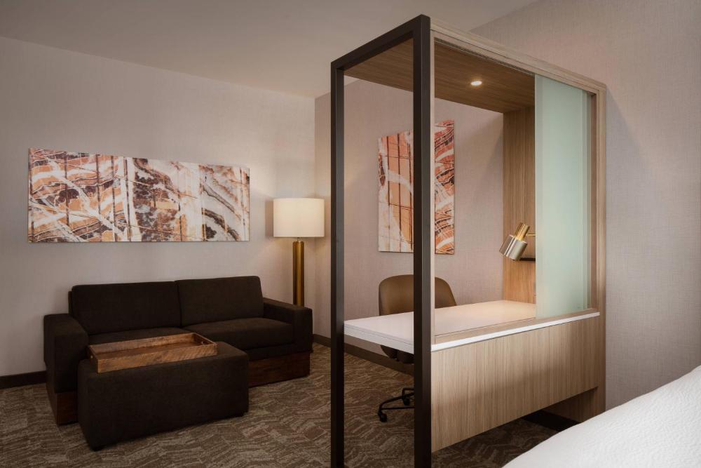 Queen Suite with Two Queen Beds, Sofa Bed and Roll-In Shower - Mobility Access/Hearing Accessible interior